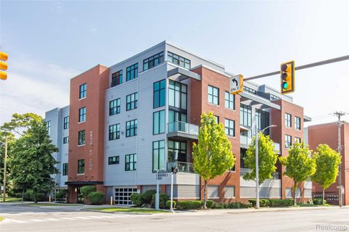 unit-302-100 N Center St, Royal Oak, MI, 48067-4821 | Card Image