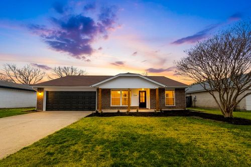 7204 Church Park Dr, Fort Worth, TX, 76133-6809 | Card Image