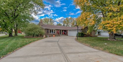 1605 S Regan Rd, New Lenox, IL, 60451-1355 | Card Image