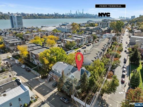 46 Garden Pl, Edgewater, NJ, 07020-1896 | Card Image