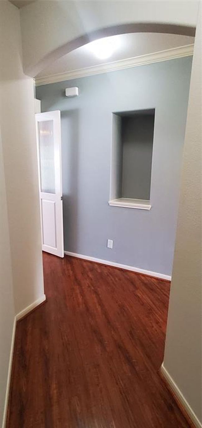 From Master Bedroom into Hall | Image 26