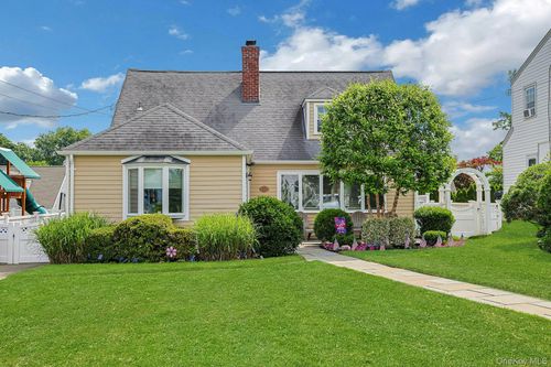 20 Knox Rd, Eastchester, NY, 10709-1421 | Card Image