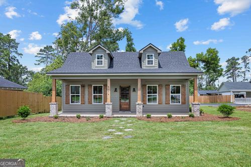 2204 N Oak St, Valdosta, GA, 31602-2504 | Card Image