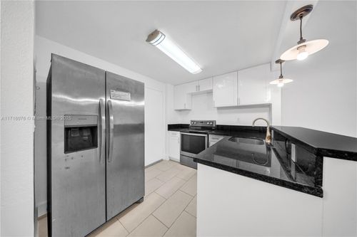 c408-9001 Sw 77th Ave, Miami, FL, 33156 | Card Image