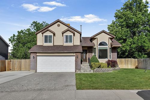 2312 Sierra Dr, Elko, NV, 89801-4488 | Card Image