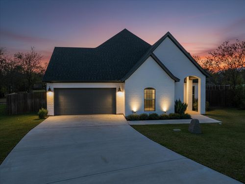 8236 Loar Ct, Fort Worth, TX, 76126-1407 | Card Image