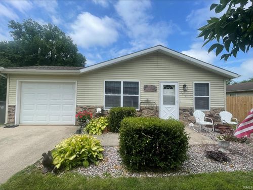 325 W Elm St, Millersburg, IN, 46543-7723 | Card Image