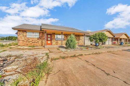 1501 Crestview Dr, Cordell, OK, 73632-1411 | Card Image