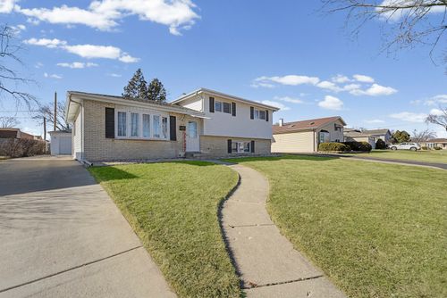 102 S Adeline Ave, Addison, IL, 60101-3436 | Card Image