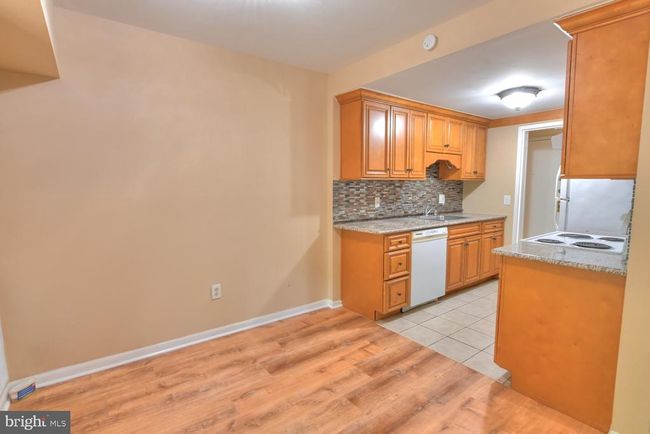APT-1B - 11629 Stoneview Sq, Condo with 2 bedrooms, 2 bathrooms and null parking in RESTON VA | Image 9