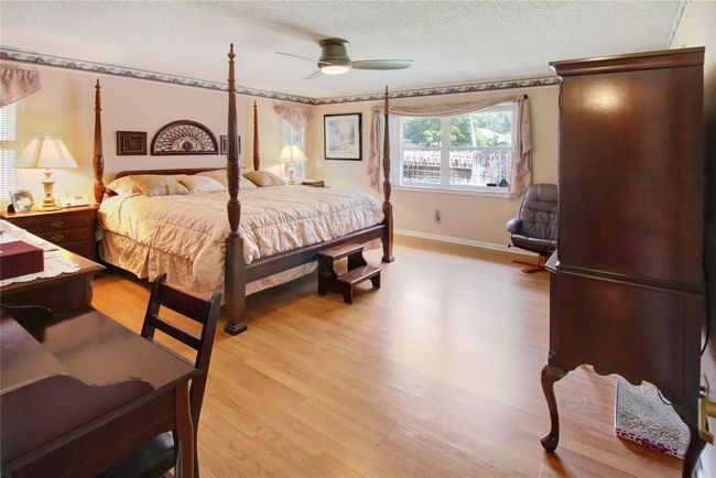 15580 Winkfield Cir, House other with 4 bedrooms, 2 bathrooms and null parking in Davie FL | Image 13