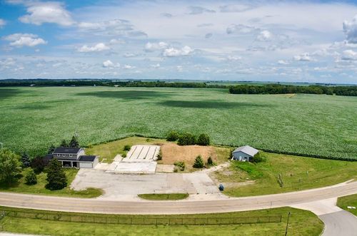 26812 Us Highway 150, Le Roy, IL, 61752-9300 | Card Image