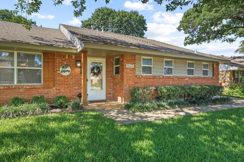 10621 Mapleridge Dr, Dallas, TX, 75238-2264 | Card Image