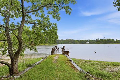 137 Lakeview Dr, Madison, MS, 39110-9538 | Card Image