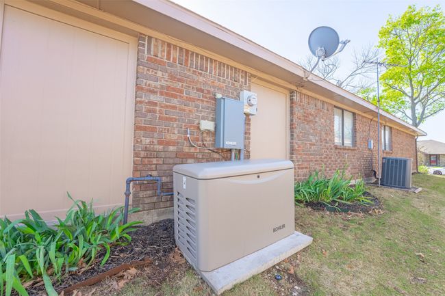 Kohler 14RCAL 14kW Air Generator for 100% backup power for the entire house | Image 9