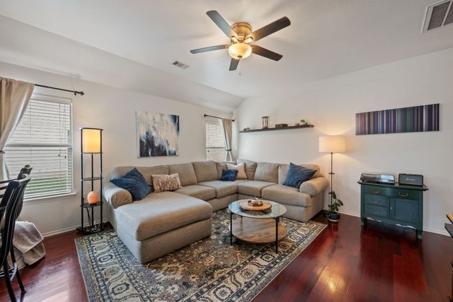 10304 Lone Pine Ln, House other with 3 bedrooms, 2 bathrooms and 4 parking in Austin TX | Image 4