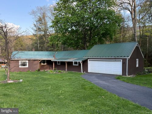 3726 New Lancaster Valley Rd, MILROY, PA, 17063-9545 | Card Image