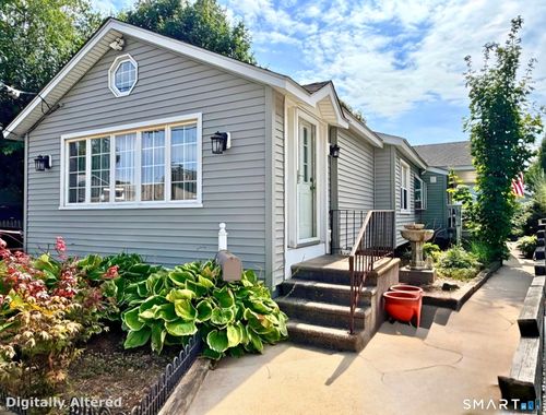 40 Andrews Ave, Milford, CT, 06460-5816 | Card Image