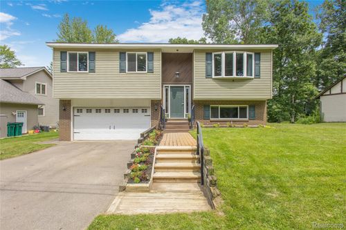 4471 Impala Dr, Holly, MI, 48442-1147 | Card Image