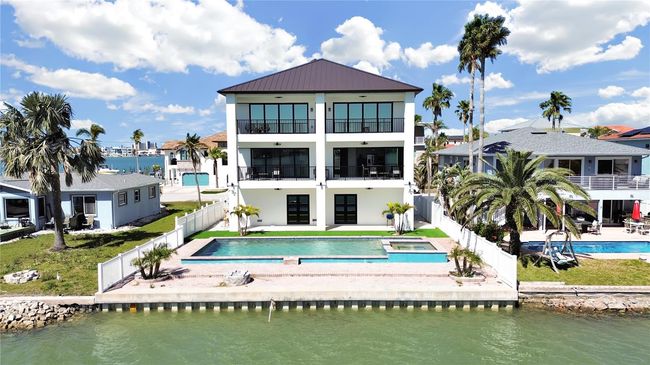 882 Bay Point Dr, House other with 5 bedrooms, 6 bathrooms and null parking in MADEIRA BEACH FL | Image 70