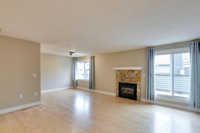 286 - 87 Glamis Green Sw, Home with 2 bedrooms, 1 bathrooms and 1 parking in Calgary AB | Image 4