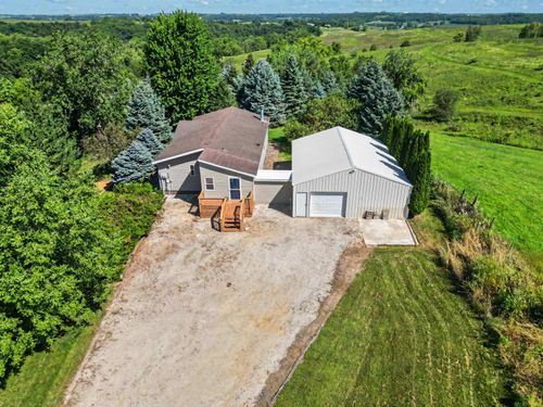 965 Coyote Crossings Lane, Waukon, IA, 52172 | Card Image