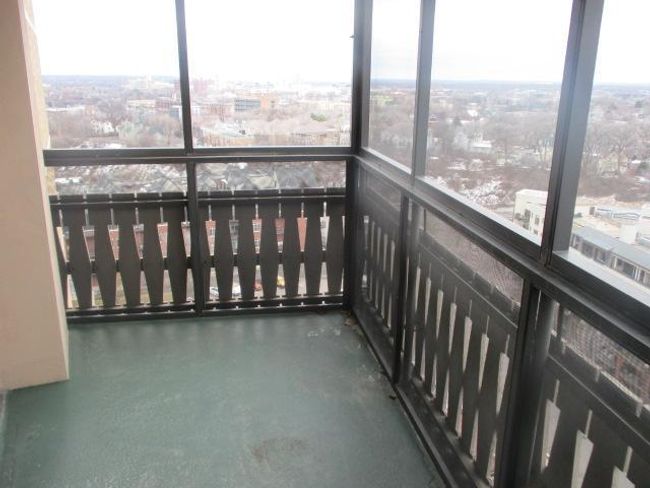 Screened Balcony.JPG | Image 10