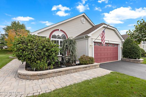 21 Schoolhouse Ln, Lakewood, NJ, 08701-5759 | Card Image