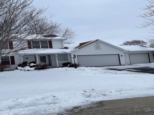 8313 Forest Ln, Machesney Park, IL, 61115-4414 | Card Image