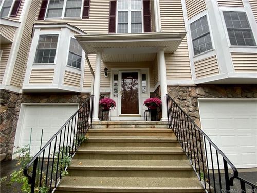 1802-1802 Larson Dr, Danbury, CT, 06810-7385 | Card Image