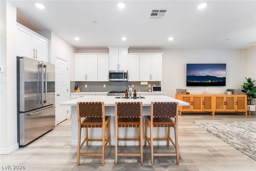 1039-600 N Carriage Hill Dr, Las Vegas, NV, 89138-4663 | Card Image