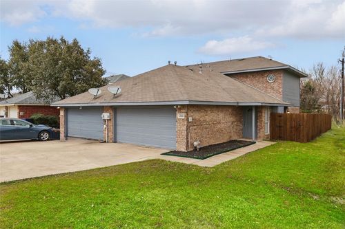 2808 Sunset Strip Ave, Glenn Heights, TX, 75154-2030 | Card Image