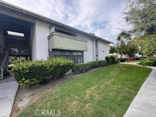 17-e-8633 Portola Court, Huntington Beach, CA, 92646 | Card Image