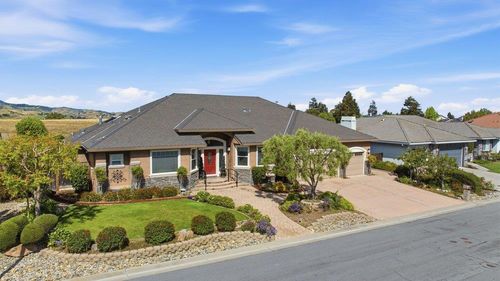 1130 Sonnys Way, Hollister, CA, 95023-6637 | Card Image