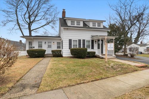 64 Broadway, Amityville, NY, 11701-2702 | Card Image