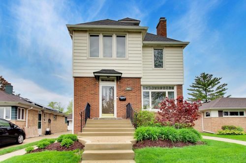 940 W Grant Dr, Des Plaines, IL, 60016-6261 | Card Image