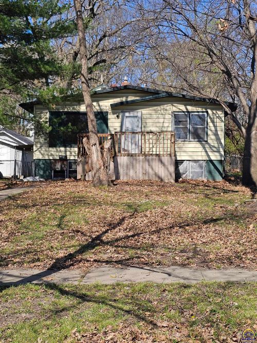 107 Sw Taylor St, Topeka, KS, 66603-3029 | Card Image