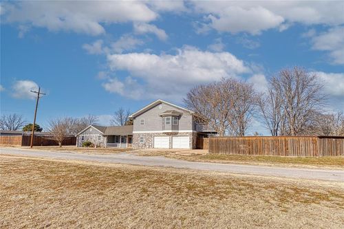 705 W 7th St, Erick, OK, 73645 | Card Image