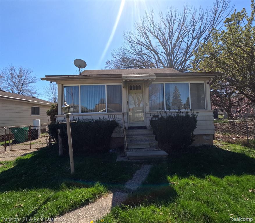Collinson Ave, Eastpointe, MI 48021