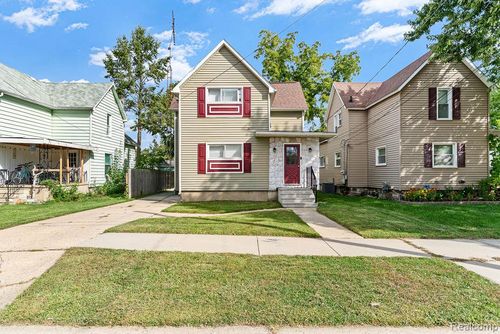 102 Elm St, Durand, MI, 48429-9055 | Card Image