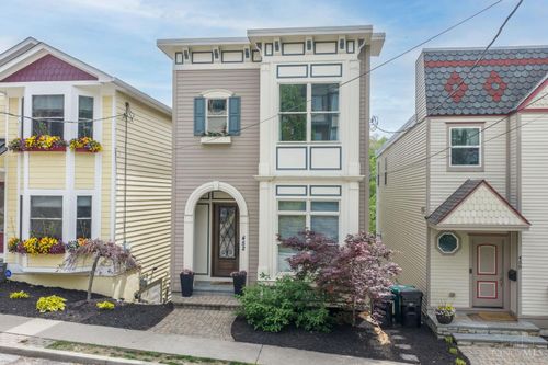 452 Strafer St, Cincinnati, OH, 45226-1112 | Card Image
