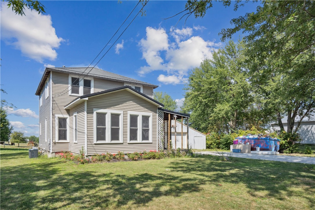 Curtis Ave, Chariton, IA 50049