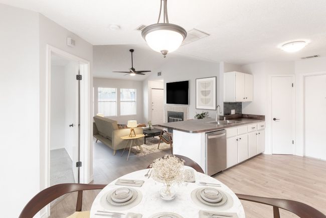 This home is virtually staged. | Image 9