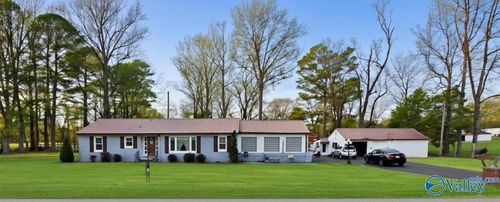 201 Puckett Rd Sw, Hartselle, AL, 35640-2661 | Card Image