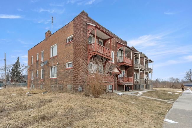 135 Stevens St, Home with 0 bedrooms, 12 bathrooms and null parking in Highland Park MI | Image 8