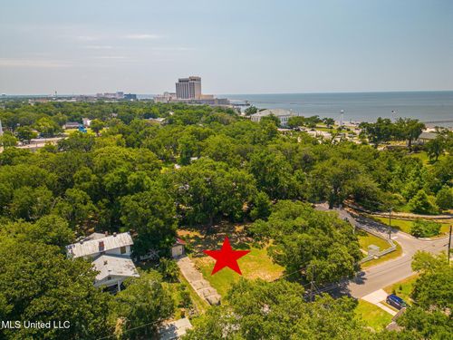 146 Gill Ave, Biloxi, MS, 39530-3617 | Card Image