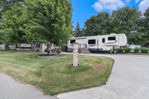 92-9909 S Paradise Circle, Baldwin, MI, 49304 | Card Image