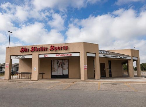3327 W Wadley Ave, Midland, TX, 79707-5704 | Card Image