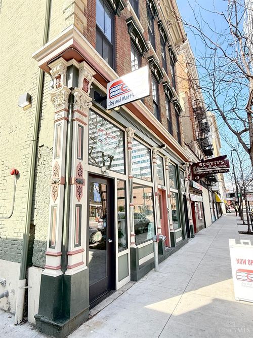 915 Vine St, Cincinnati, OH, 45202 | Card Image