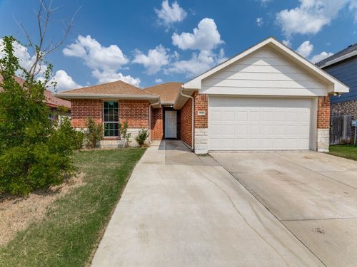 2836 Mesquite Rd, Fort Worth, TX, 76111-6272 | Card Image